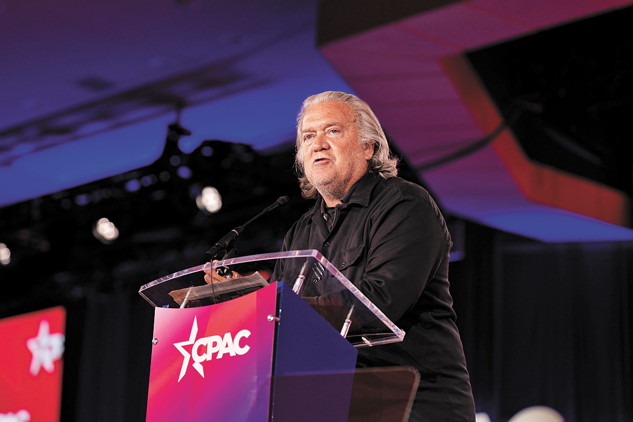 班農曾在特朗普首個任期初期短暫出任白宮首席策略師。美聯社