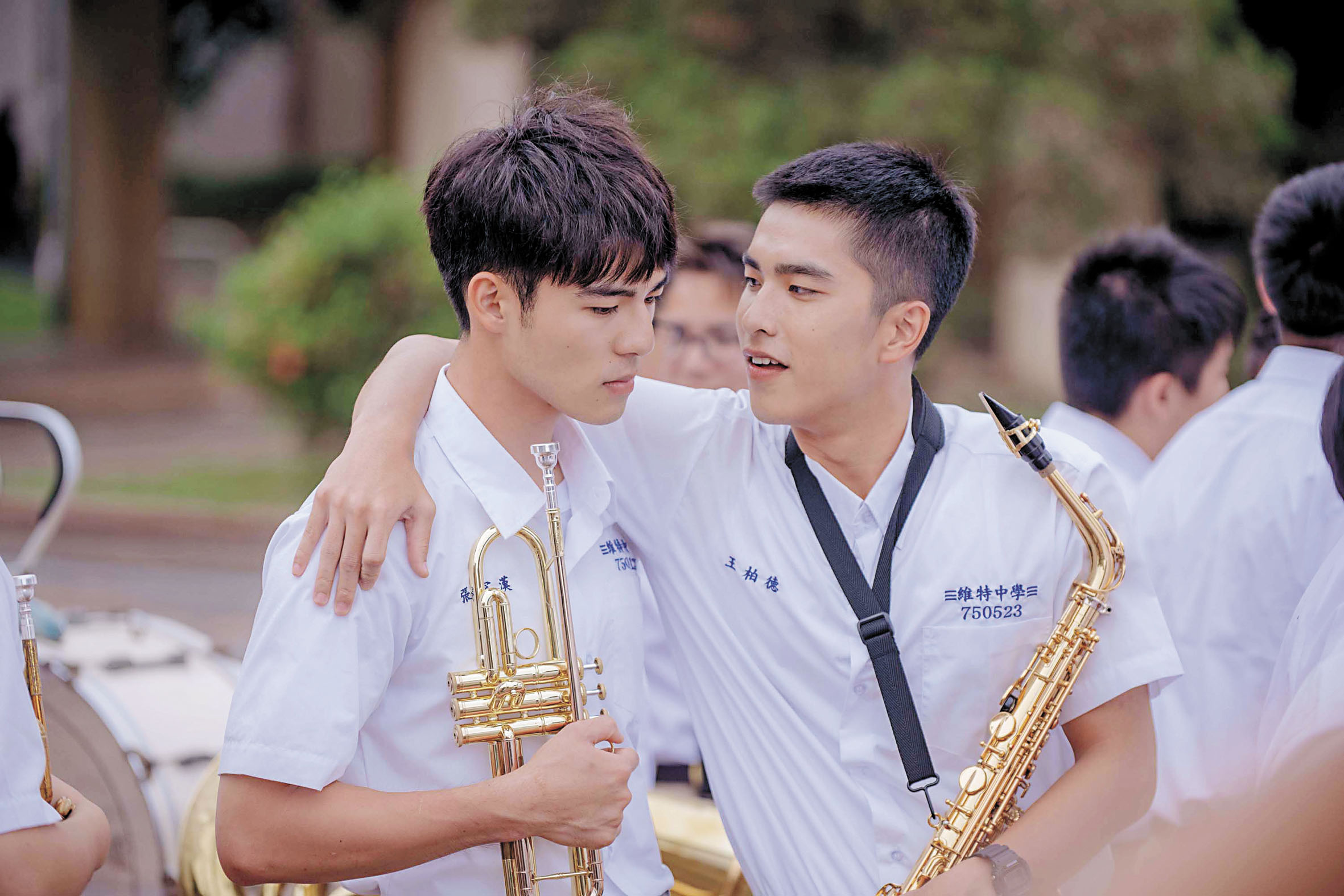 參演同志電影《刻在你心底的名字》，陳昊森（左）、曾敬驊（右）一度組成CP。中央社資料圖片 .c3/c4 曾敬驊與美妝網紅羅念疑似交往中。