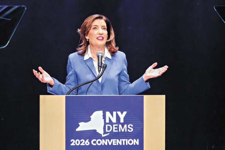 州議會領袖遲遲未能就胡楚提出的2630億元巨額預算案達成共識。Cindy Schultz/紐約時報