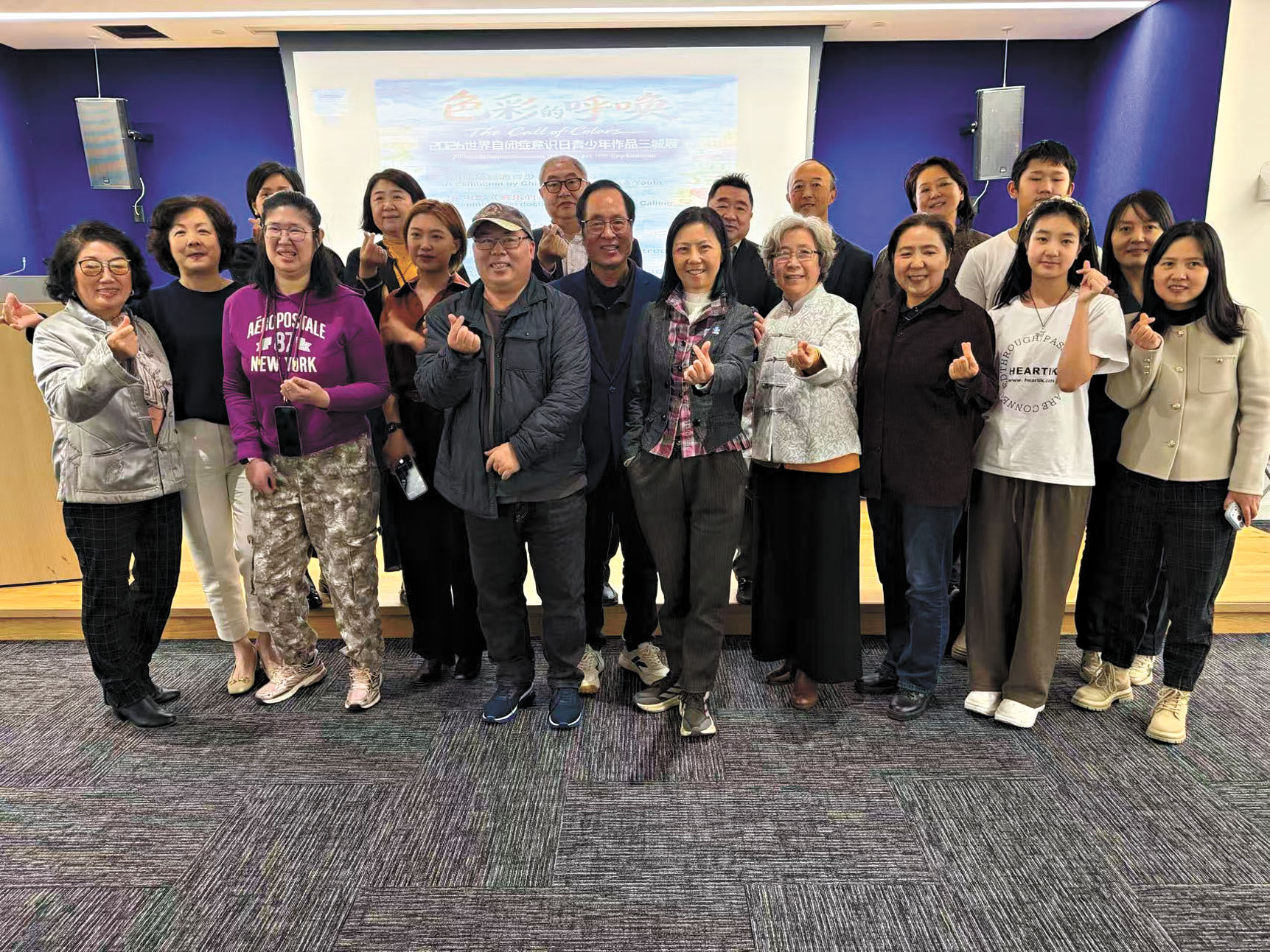 主辦方和嘉賓合影。