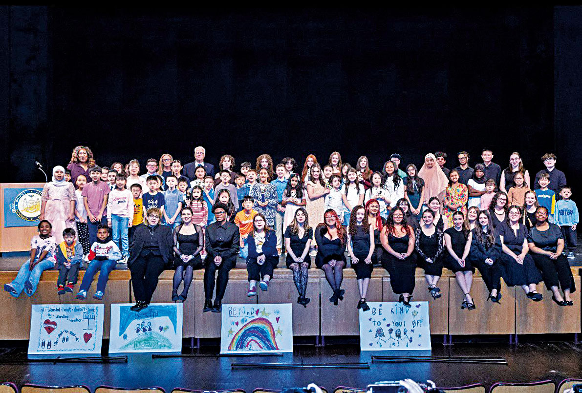 部分出席麥文瀚第十屆反校園霸凌活動嘉賓合影。 圖片來自麥文瀚X