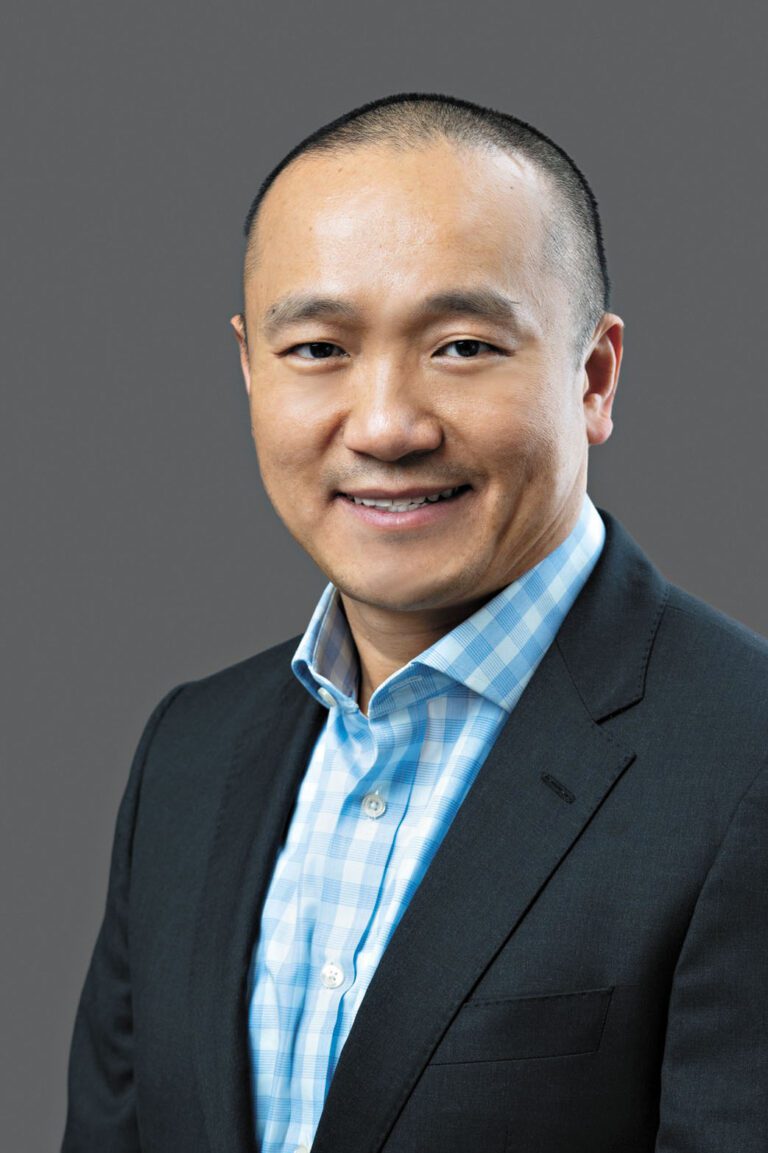 重塑醫療未來， 華人醫療創新者惠華獲「健康醫療行業傑出領袖」。