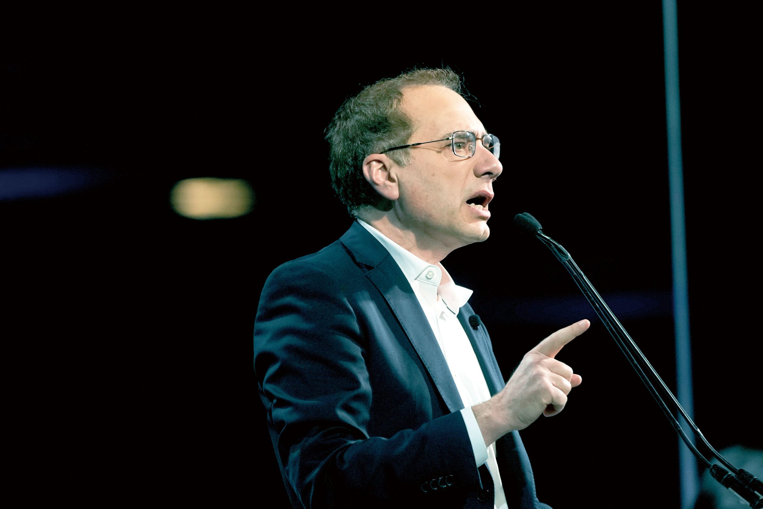 沃爾夫。美聯社