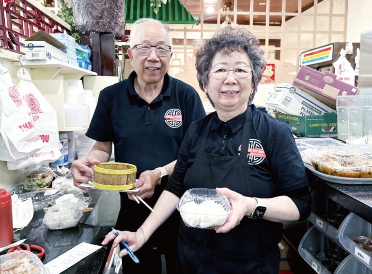 核桃溪「美味居」餐館老闆 生生不息代代傳 慢品茶飲粵點心 ——周灼柱浮沉半世紀 以點心築故鄉情