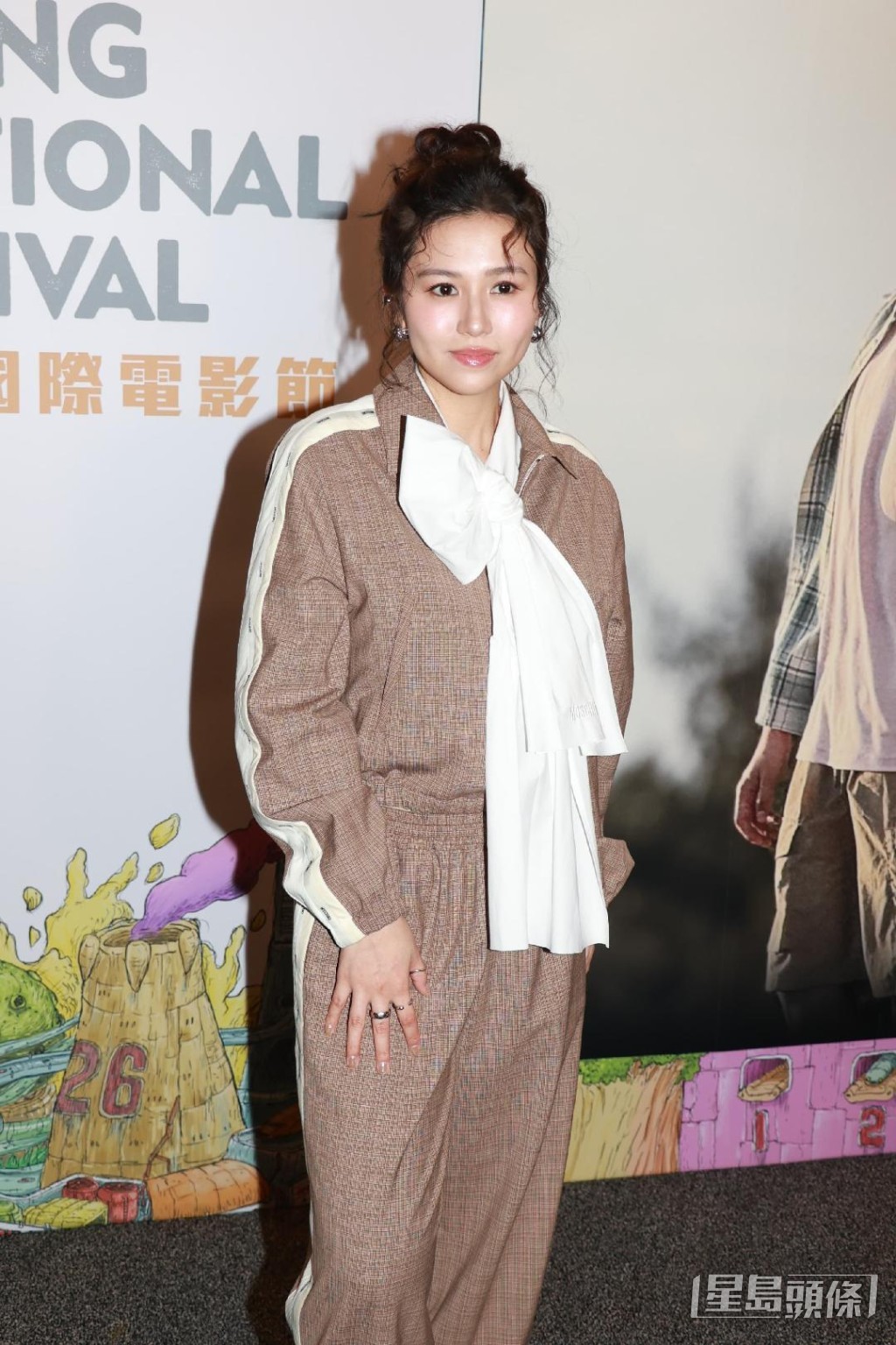 楊偲泳昨晚出席主演愛情電影《廚師發辦》於第五十屆香港國際電影節的首映。