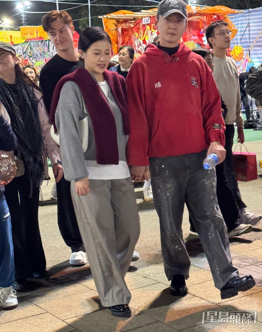 張振朗曾十指緊扣拖女友行花市。