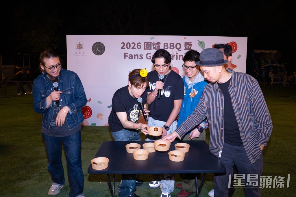 擔任燒雞翼比賽的評判。