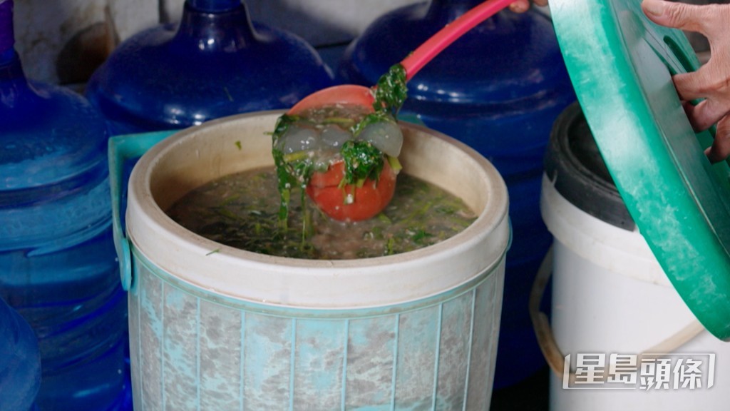 托拉查族的傳統小食「Kapurung」。