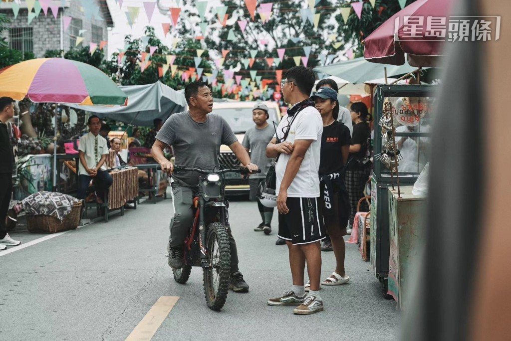 拍攝過程一絲不苟。