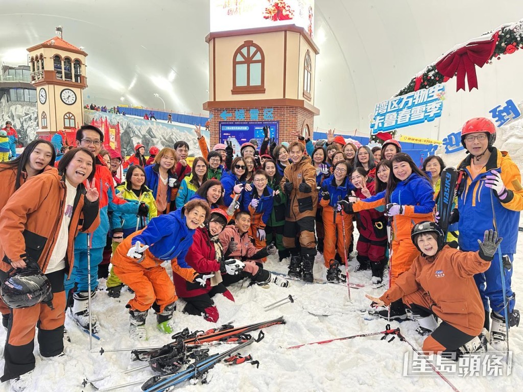 吉吉與粉絲近距離互動，享受悠閒的相聚時刻。