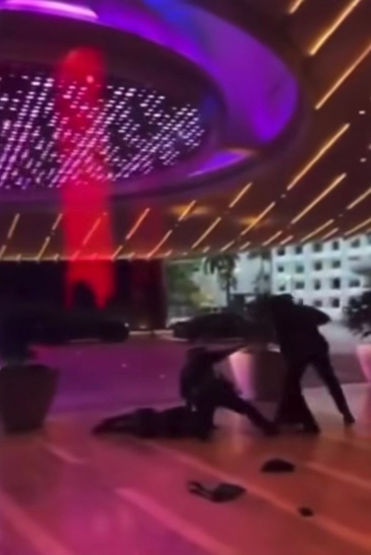 現場片段所見，警員迅速到場並制服涉案人士。