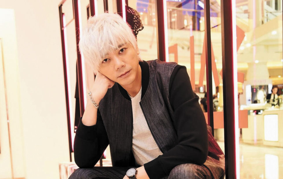 信挑戰代表作《死了都要愛》意外翻車。網上圖片