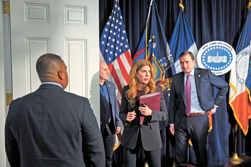 朱曼寧強烈反對市長提議調增9.5%房產稅的計劃。 Vincent Alban/紐約時報