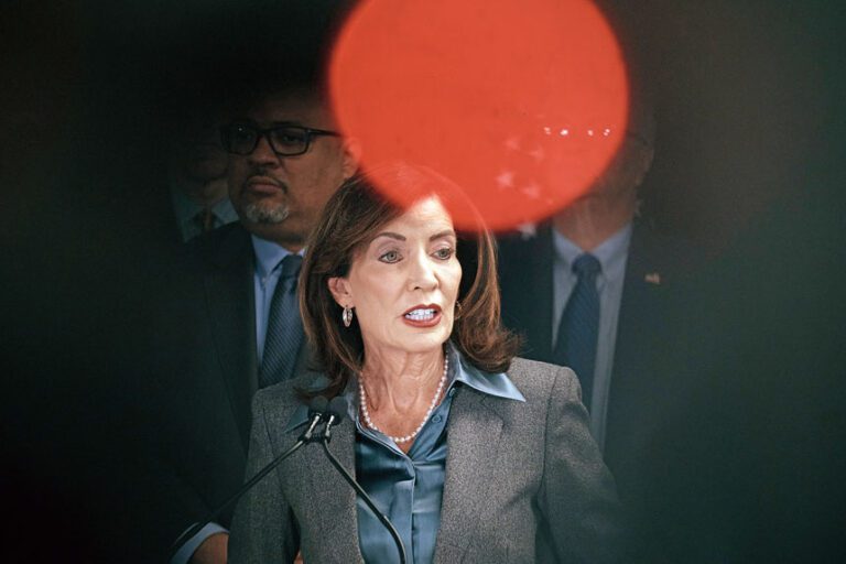 胡楚嘲諷特朗普提議與伊朗分享霍爾木茲海峽航運通行費的計劃。 Andres Kudacki/紐約時報