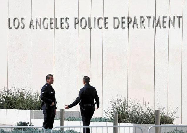 洩漏的洛市警局紀錄包括證人姓名、健康資訊和調查檔案。洛杉磯時報