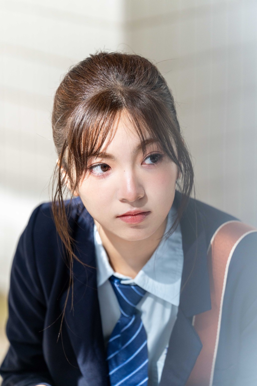 22歲的榛綦扮演學生角色,表現勝任。