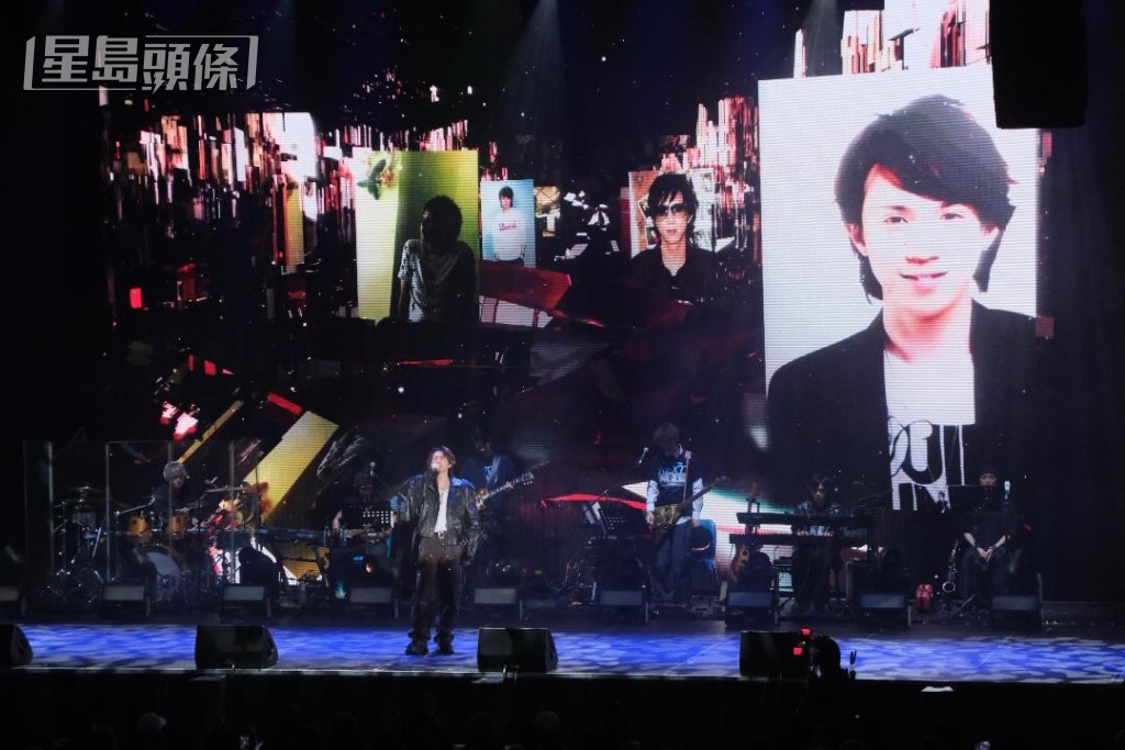 昔日的珍藏照片在演唱會上曝光。