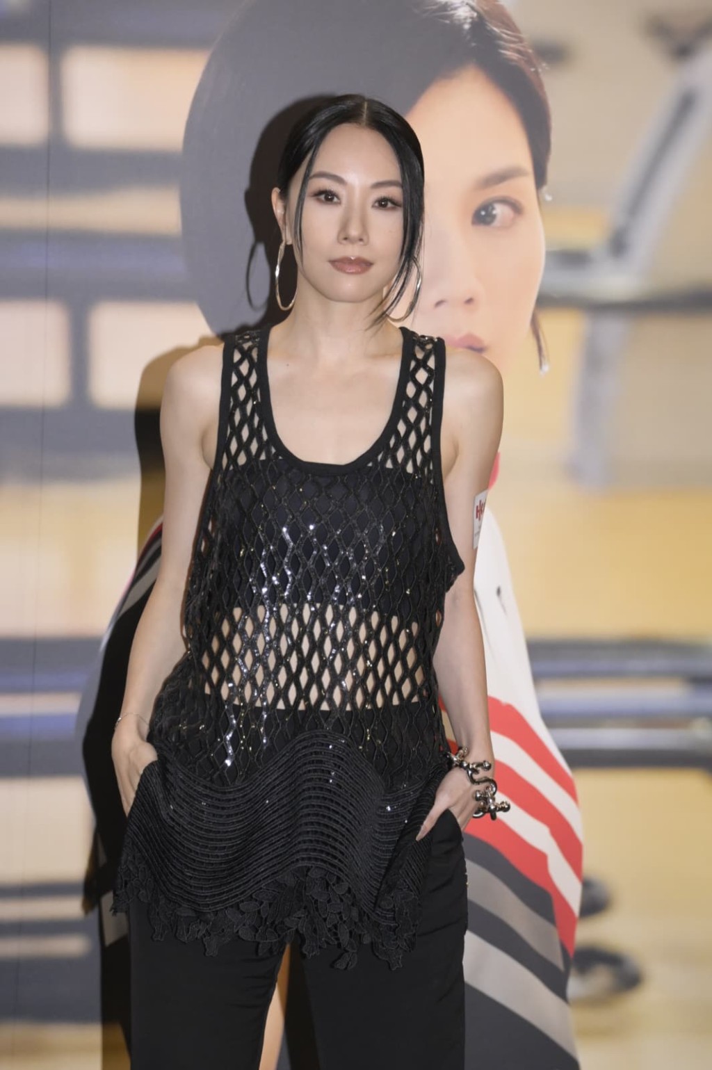 Stephy透露媽媽有看「高仿鄧麗欣」的表演報道，並給出評價。