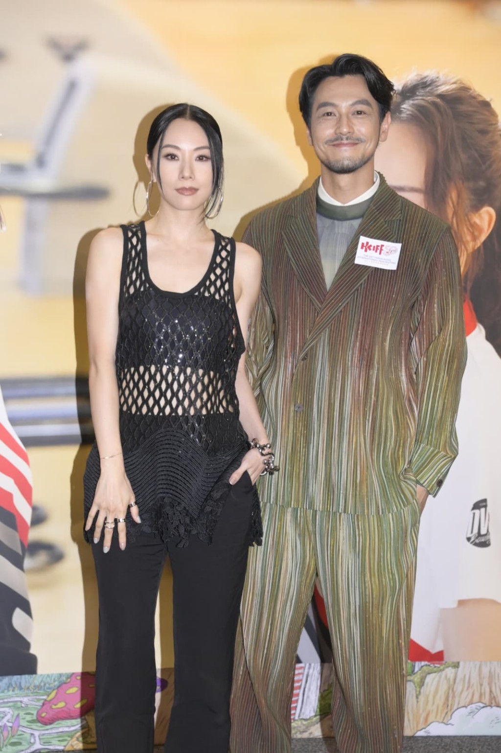 在《大分瓶》的世界首映上，鄧麗欣與戲中情人栢天男同場。