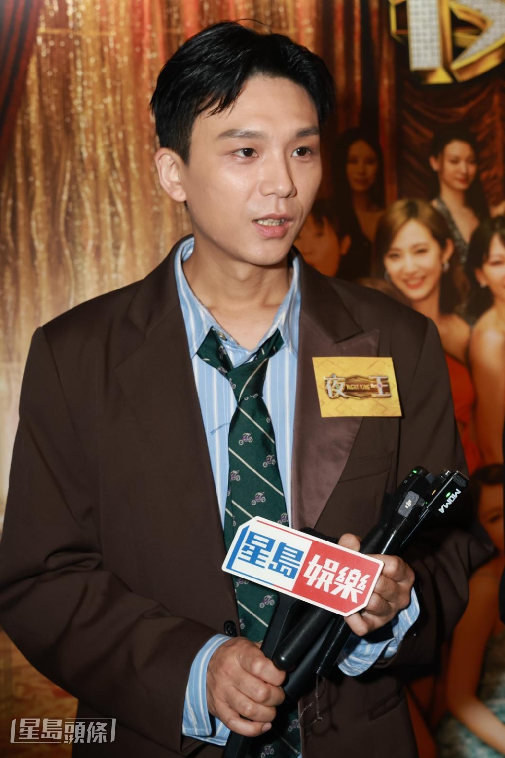 談及導演版是否有激情戲，盧鎮業笑言自己每場戲都有穿著衣服。