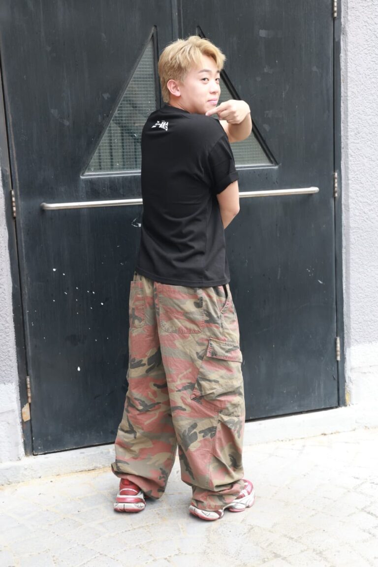 舞台劇《三一萬能合》首演 Sica自嘲「偷師」 凌文龍讚其天生演員