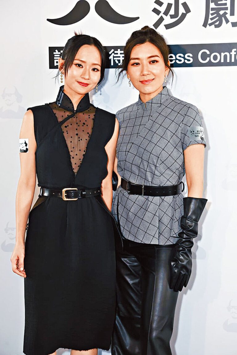 ■黃智雯（右）、梁雍婷昨日拍檔宣傳演出劇目《奧賽羅》。