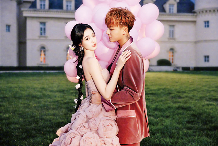 ■黃子韜與徐藝洋感情甜蜜。網上圖片