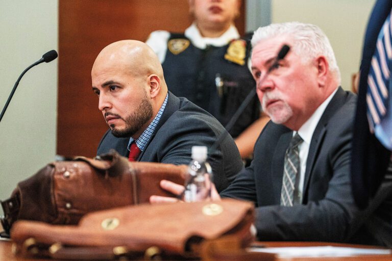 杜蘭（左）於今年2月被裁定二級誤殺罪成。David Dee Delgado/紐約時報