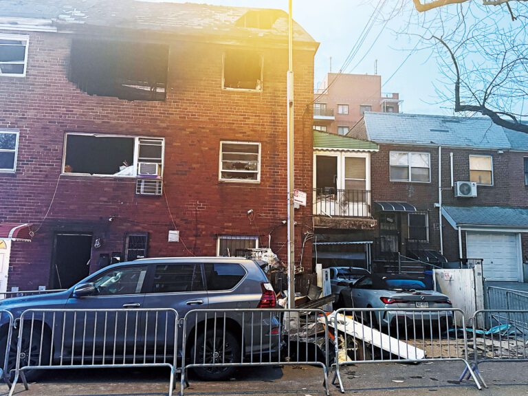 火災後建築受損情況。 圖片來源：讀者提供