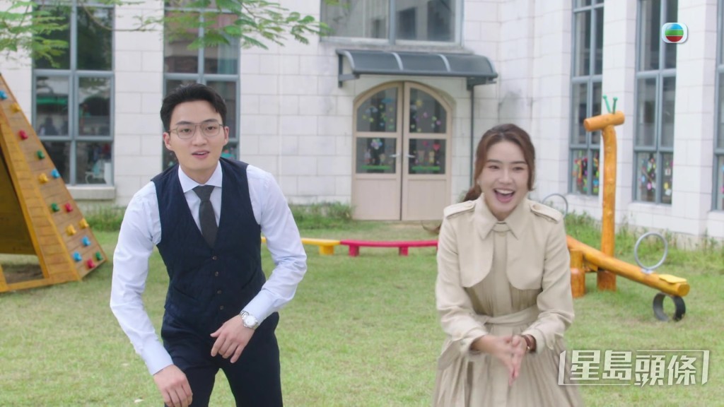 周嘉洛與戴祖儀的螢幕搭配被認為極合襯。