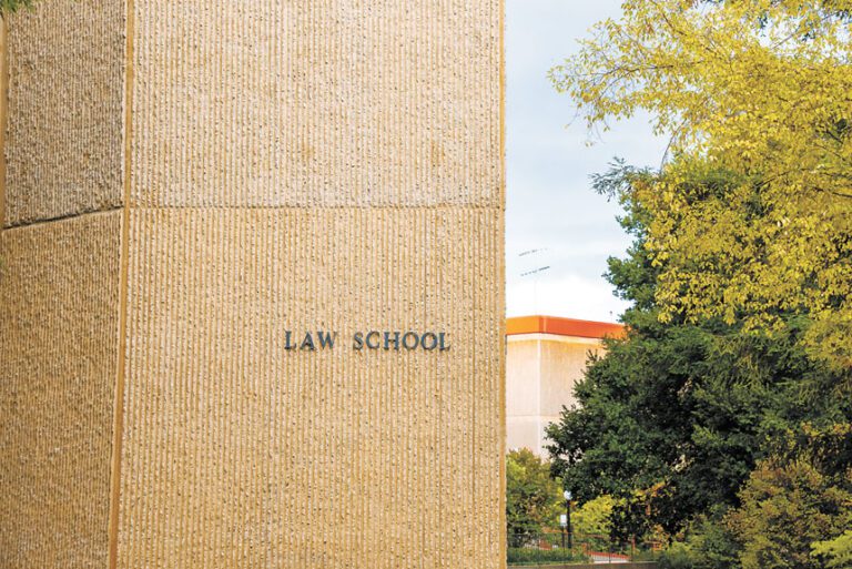 史丹福大學法學院。Adobe Stock