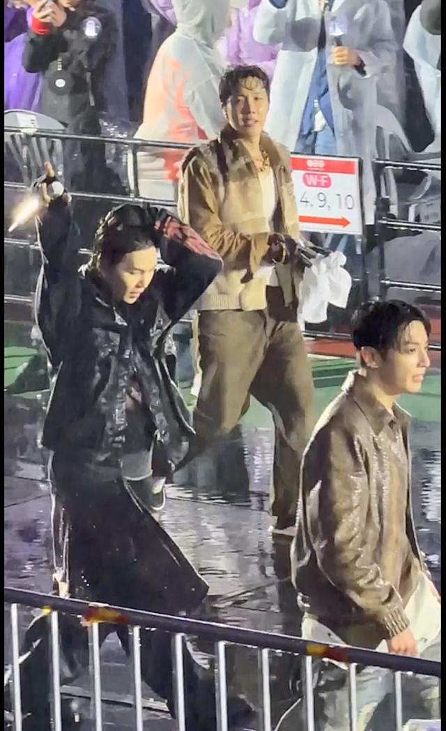 昨晚演唱會全程大雨，但BTS仍落力演出三小時。