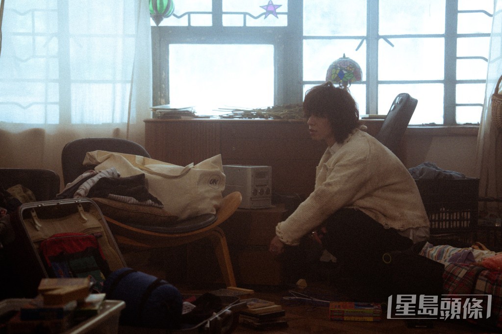 《CHANGE》一曲鼓勵大家勇敢地去瘋、去狂。