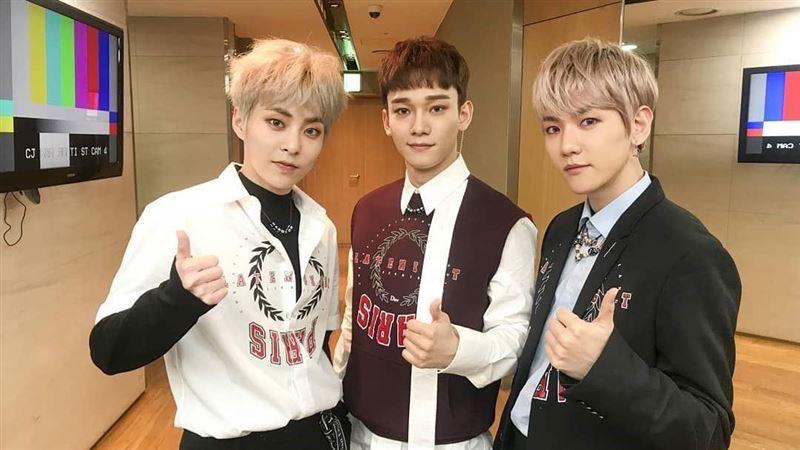 報道指伯賢（右）有約10億韓圜（約530萬港元）收入未獲支付，隊友Chen與Xiumin亦有款項待收取。