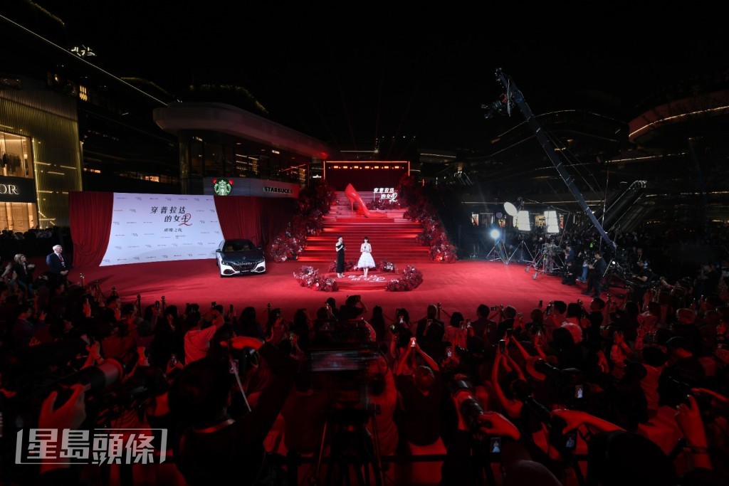 《穿PRADA的惡魔2》亞洲巡迴宣傳的壓軸一站，選址於被譽為全球第四大時裝周所在地的上海。