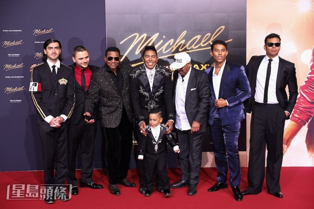 米高積遜的兒子Bigi和Prince、兄長Jackie、Jermaine和Marlon，以及多名侄兒均出席首映禮以示支持。（路透社）