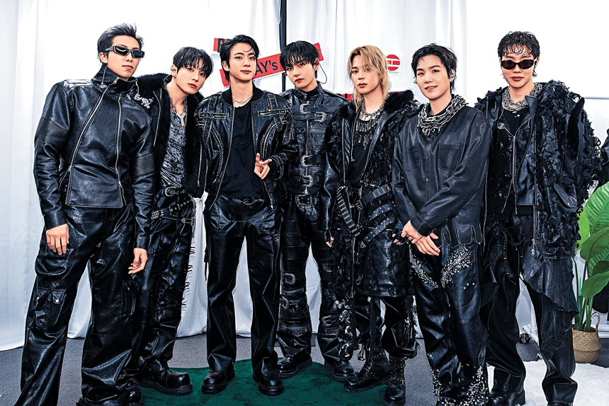 BTS前晚一出場，fans的吶喊蓋過雨聲，他們亦表示很掛念大家。