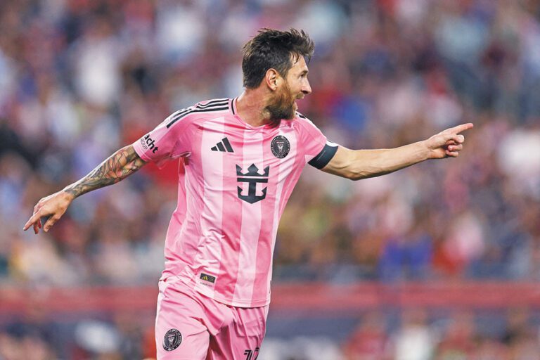 美斯喜歡各種體育，也廣受歡迎。資料圖片