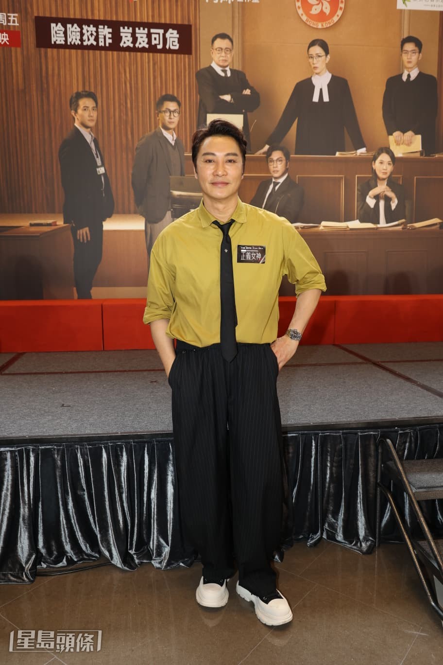 譚耀文表示現時作為前輩，會盡力讓年輕演員感到輕鬆。