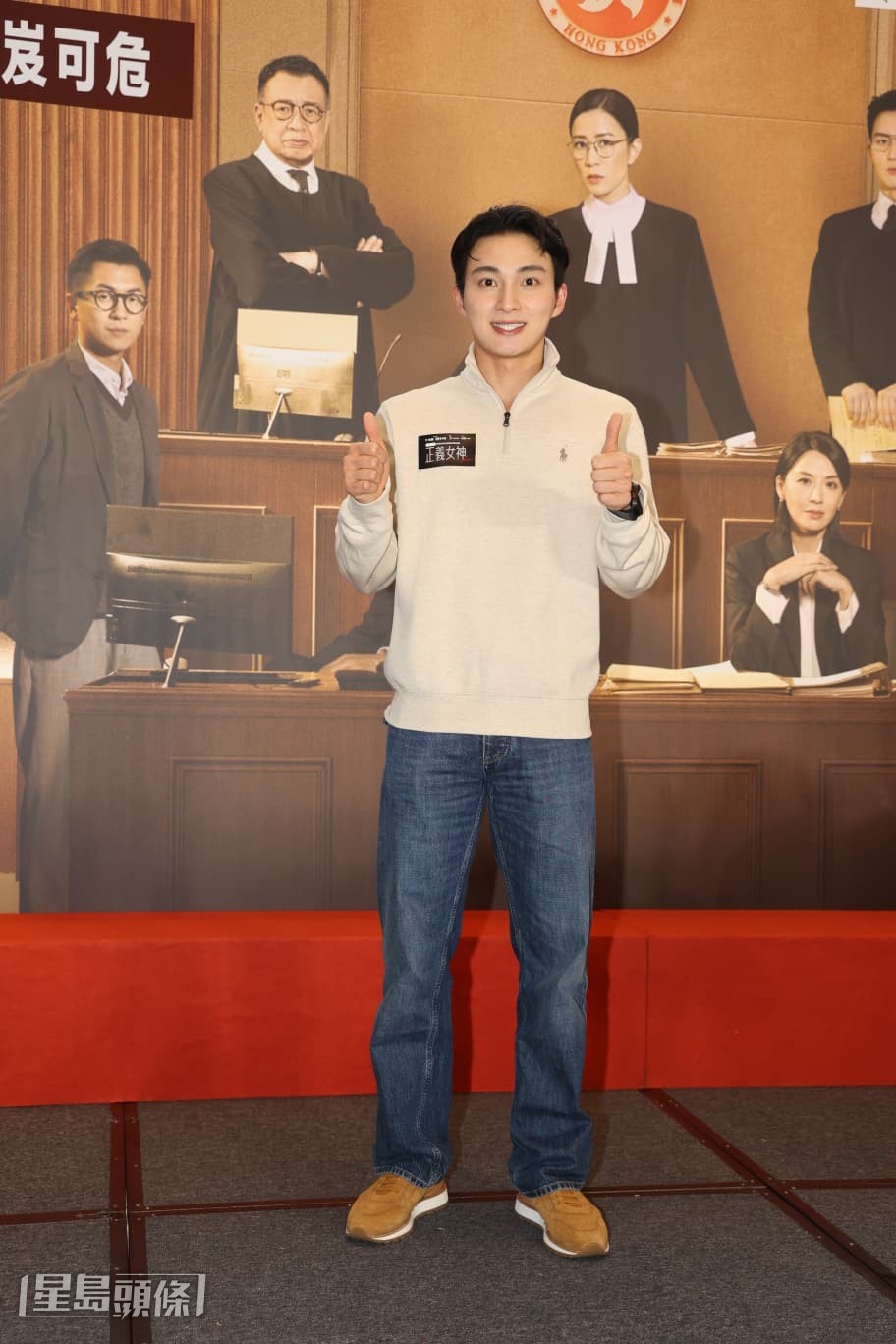 周嘉洛直接以「神級」來形容佘詩曼。