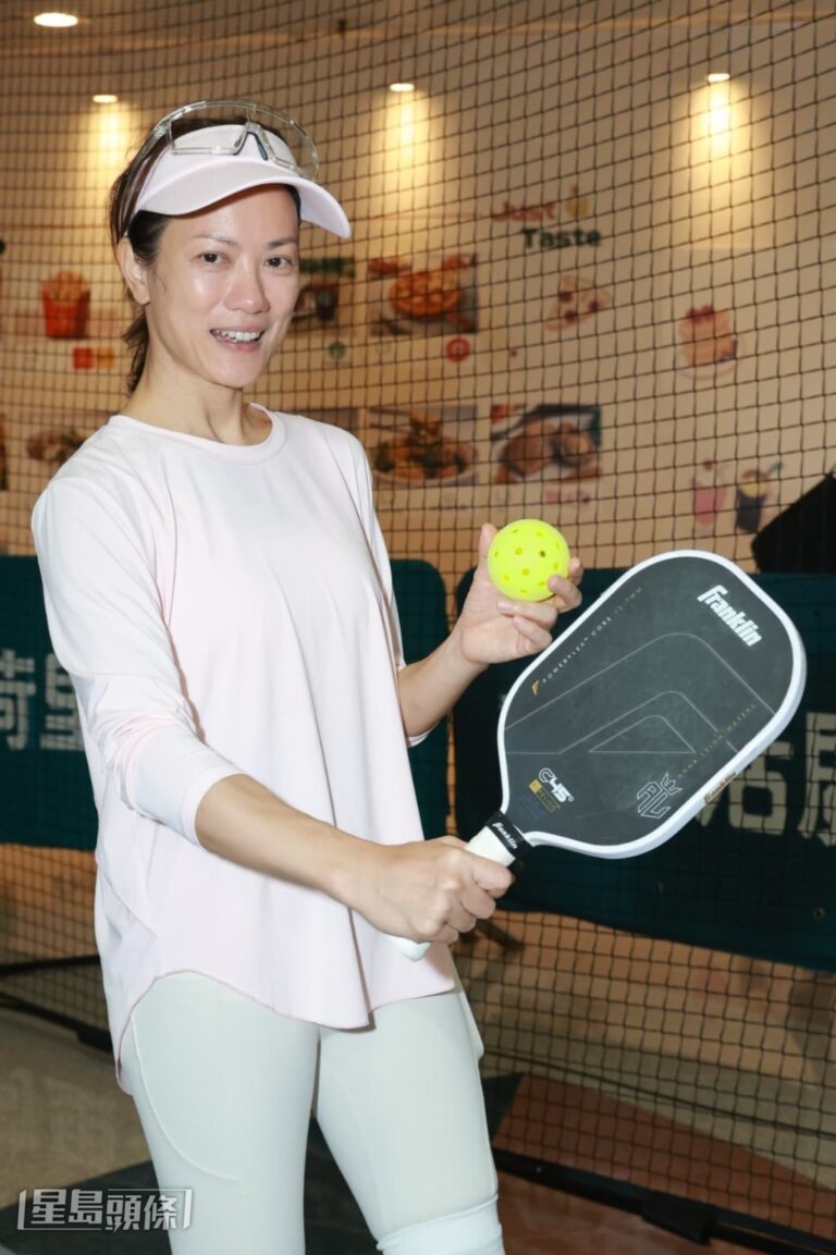 簡慕華操練匹克球半年 嚴厲老公兼任教練與拍檔