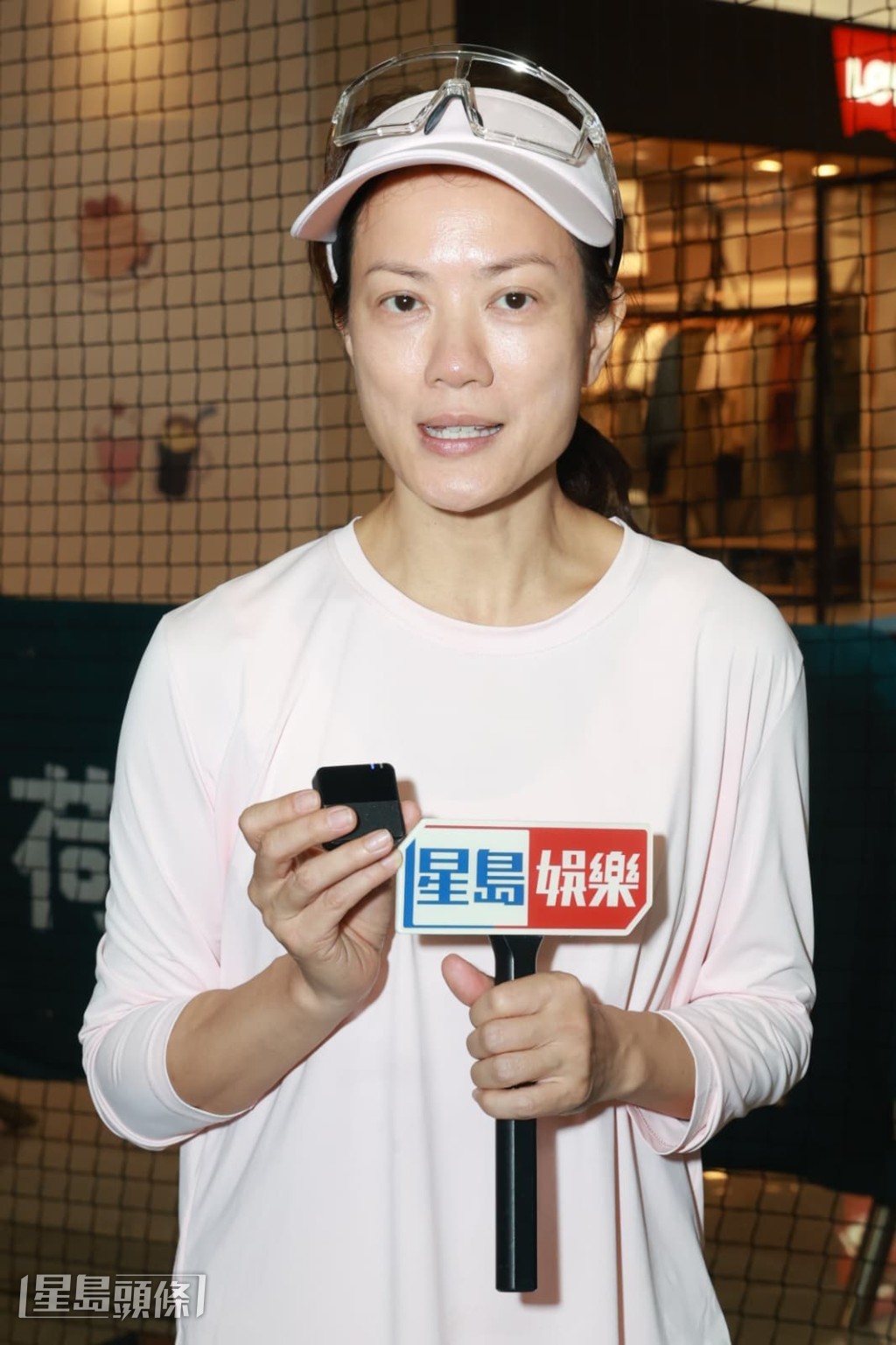 簡慕華表示不會因此不開心，反而慶幸有老公在旁鞭策自己。