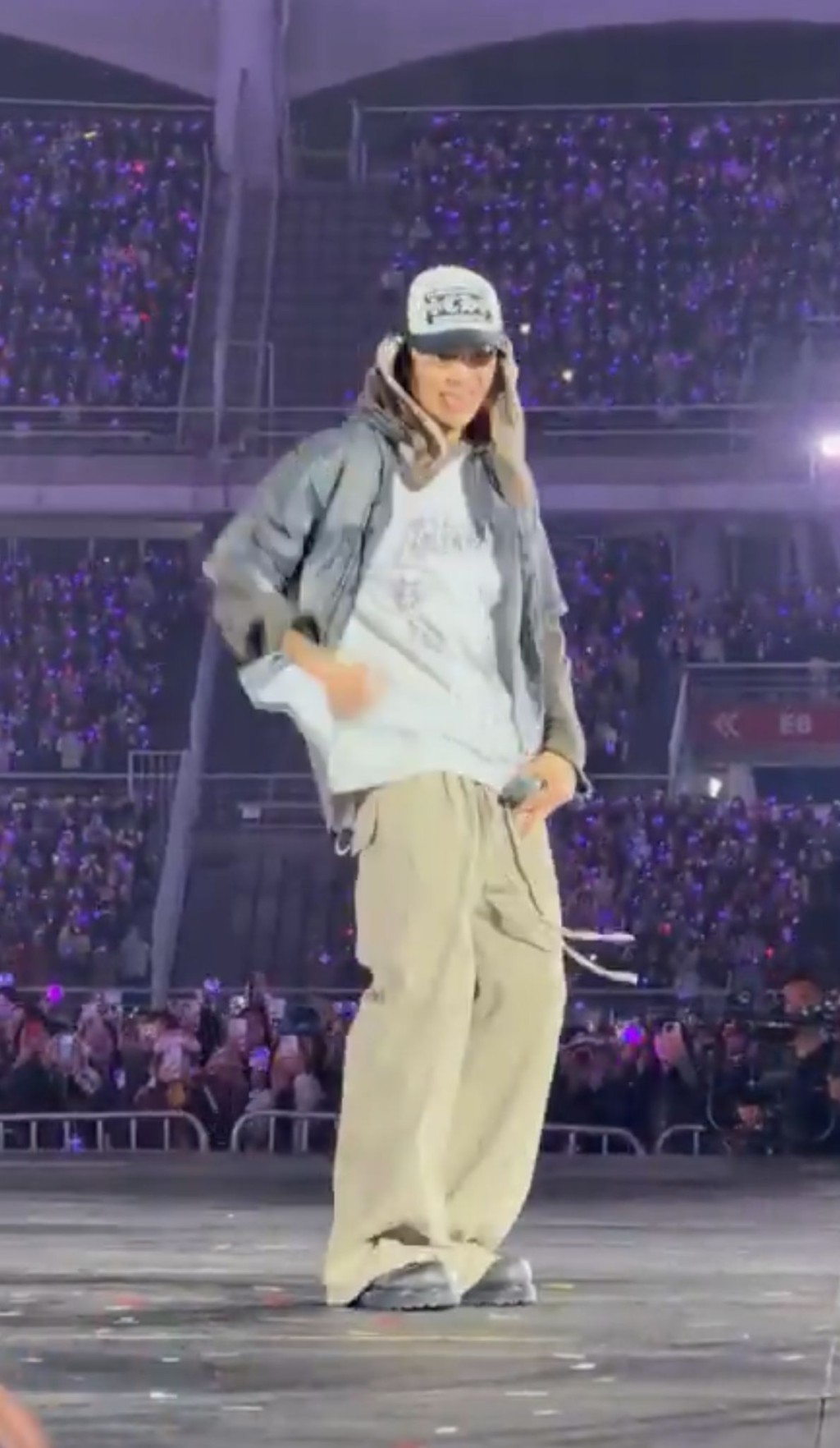 隊長RM即使腳傷未完全康復，昨日演出中仍落力表演。