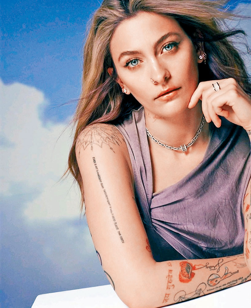 米高女兒Paris去年已曾表達對其父傳記片的不滿，故未有出席首映。