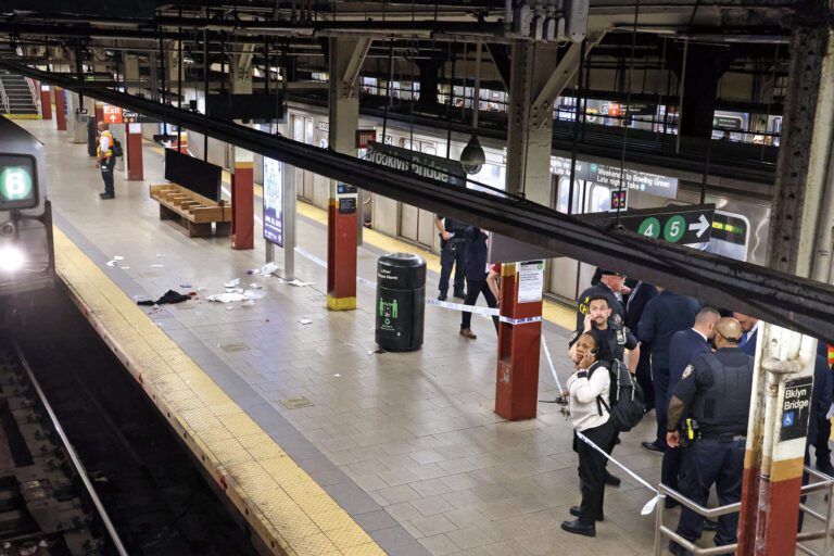 與2019年相比，公共交通系統的襲擊案增幅高達60%。Jefferson Siegel/紐約時報