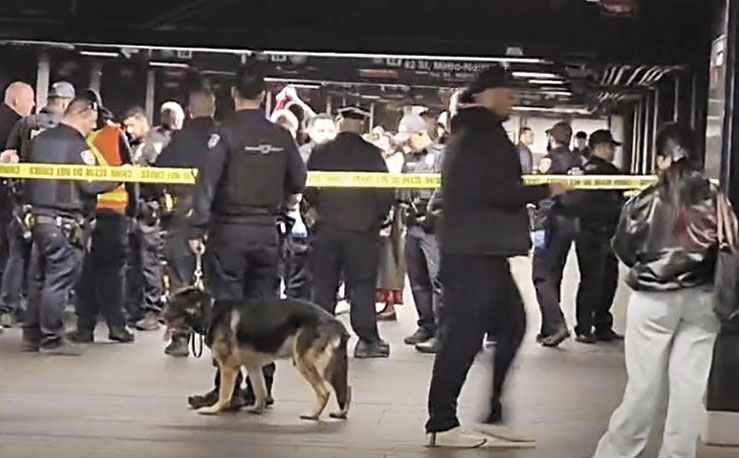 3耆老11日上午在中央車站被砍刀襲擊，施暴者最終被警方擊斃。 Citizen視頻