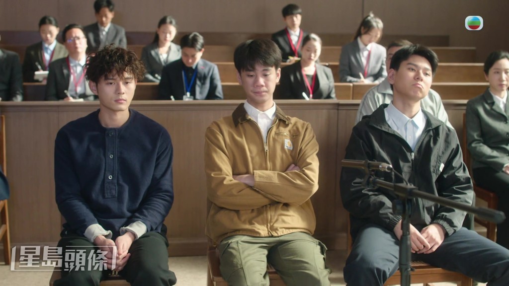 劉頌鵬（左）與劉俊亨（中）、蔡景行合演的「離島三害案」引起很大迴響。