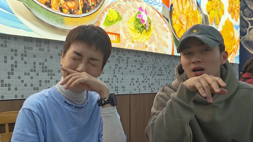 從他的表情看來，食物似乎頗有挑戰性。