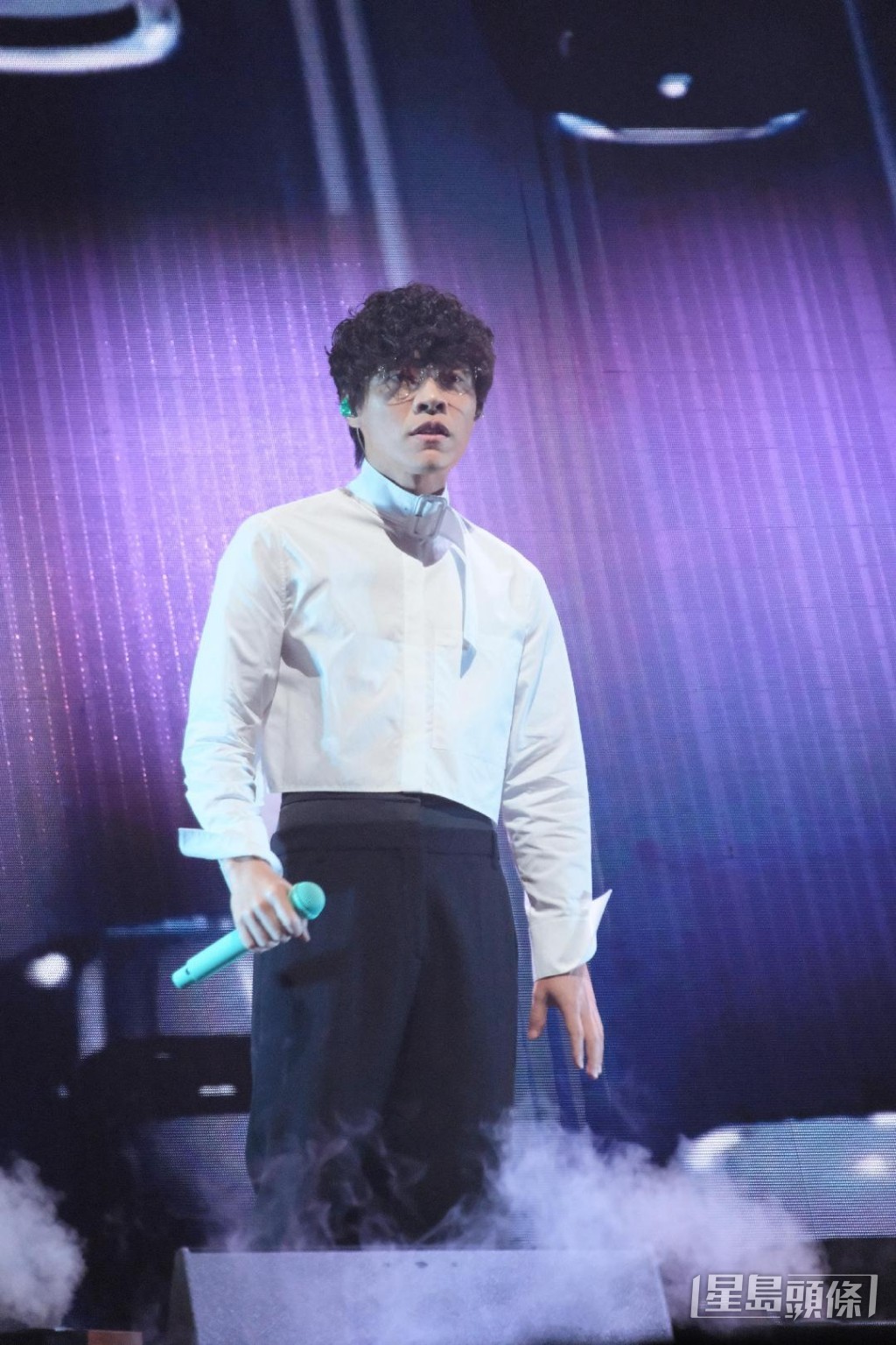 盧廣仲在台上顯得格外感性。