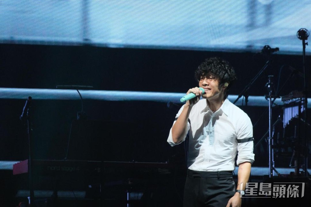 他分享唱歌近20年，感覺自己的聲音和能力每天都在進步。